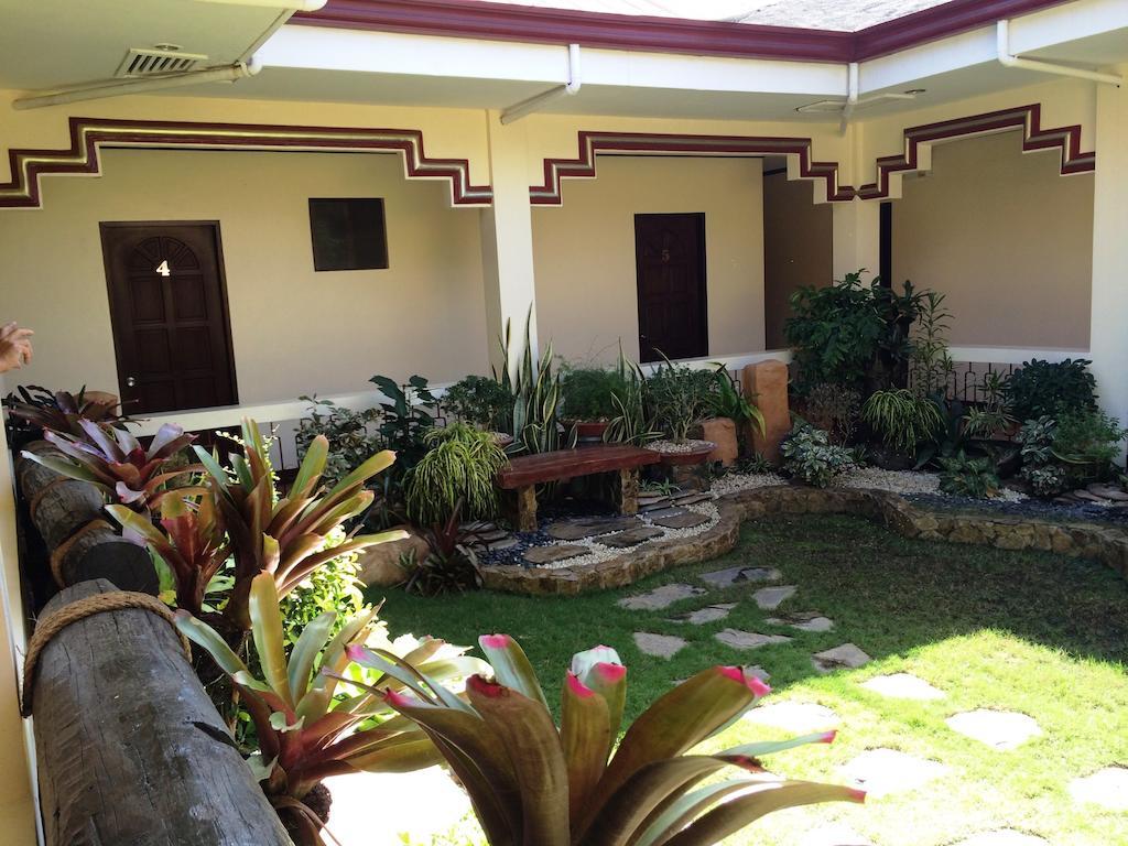 Bed and Breakfast Ysabelle Mansion Puerto Princesa Esterno foto