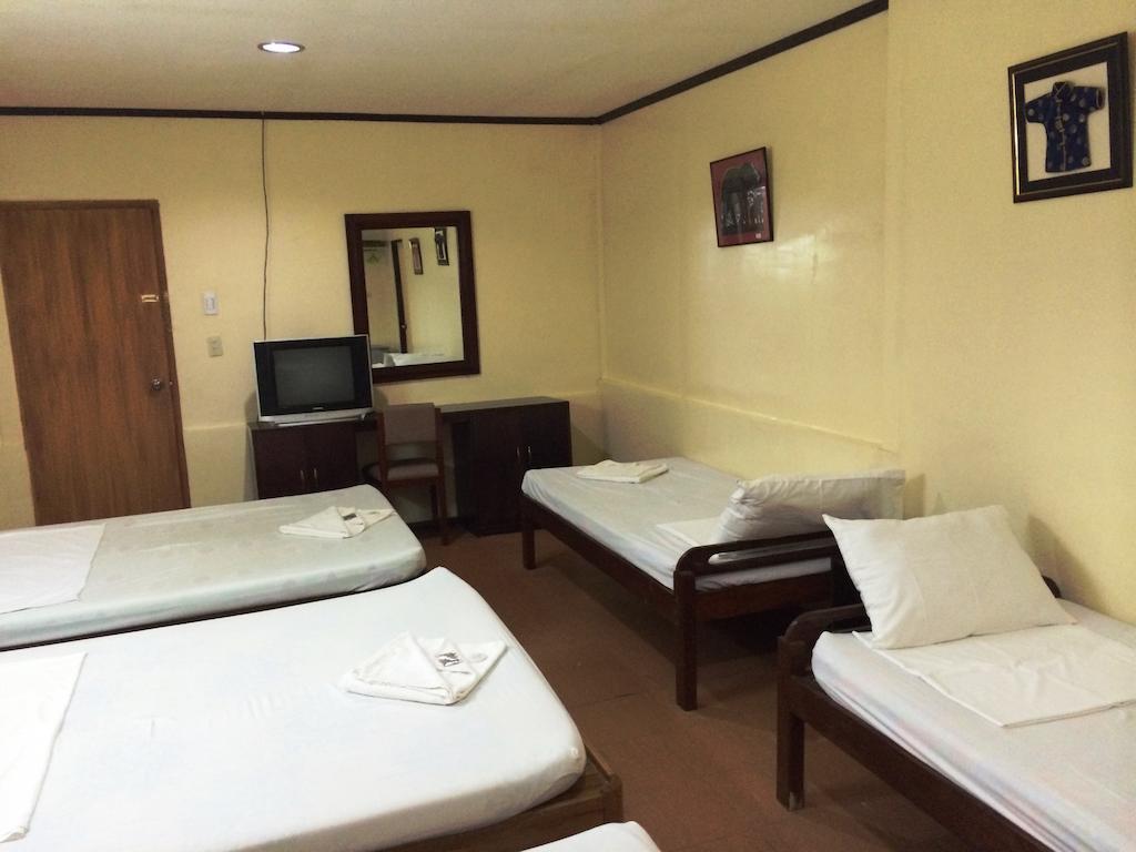 Bed and Breakfast Ysabelle Mansion Puerto Princesa Esterno foto