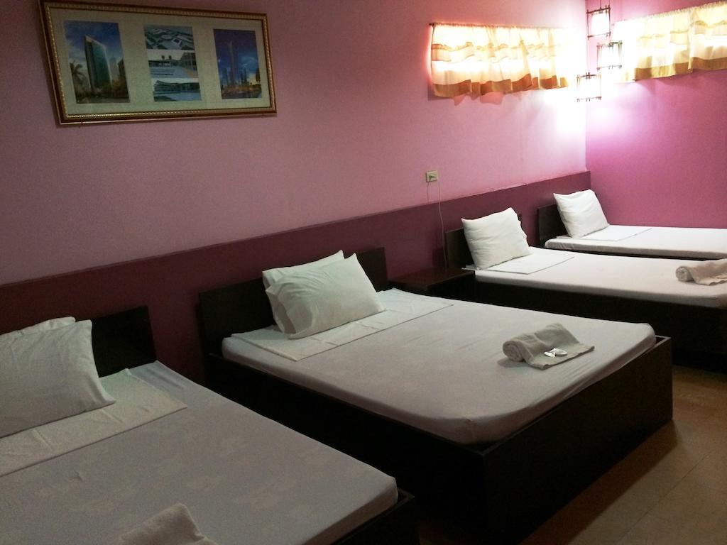 Bed and Breakfast Ysabelle Mansion Puerto Princesa Esterno foto