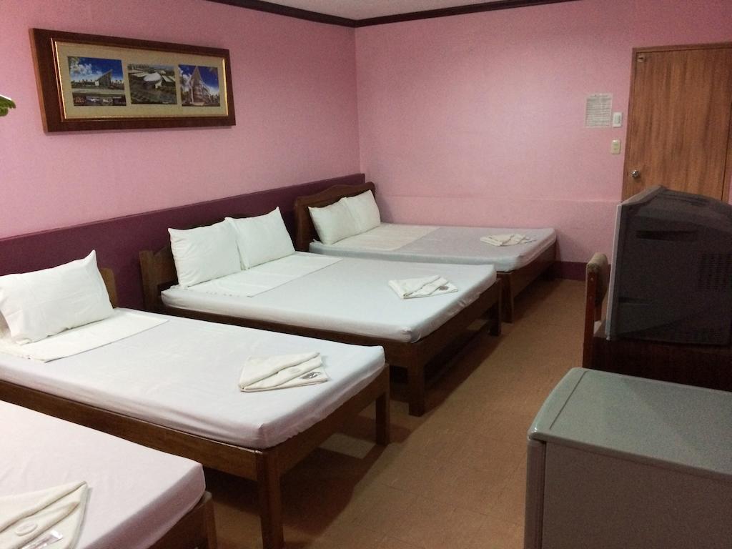 Bed and Breakfast Ysabelle Mansion Puerto Princesa Esterno foto