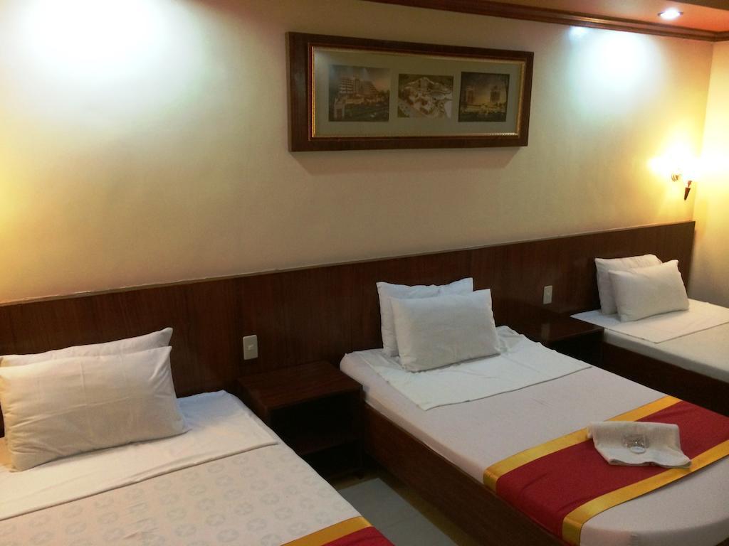 Bed and Breakfast Ysabelle Mansion Puerto Princesa Esterno foto
