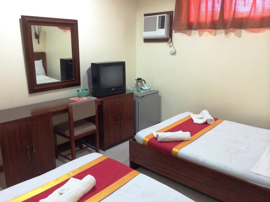 Bed and Breakfast Ysabelle Mansion Puerto Princesa Esterno foto