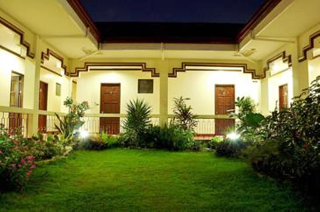 Bed and Breakfast Ysabelle Mansion Puerto Princesa Esterno foto