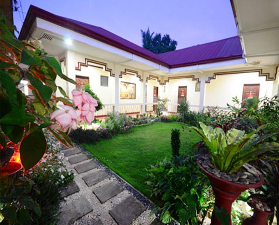 Bed and Breakfast Ysabelle Mansion Puerto Princesa Esterno foto