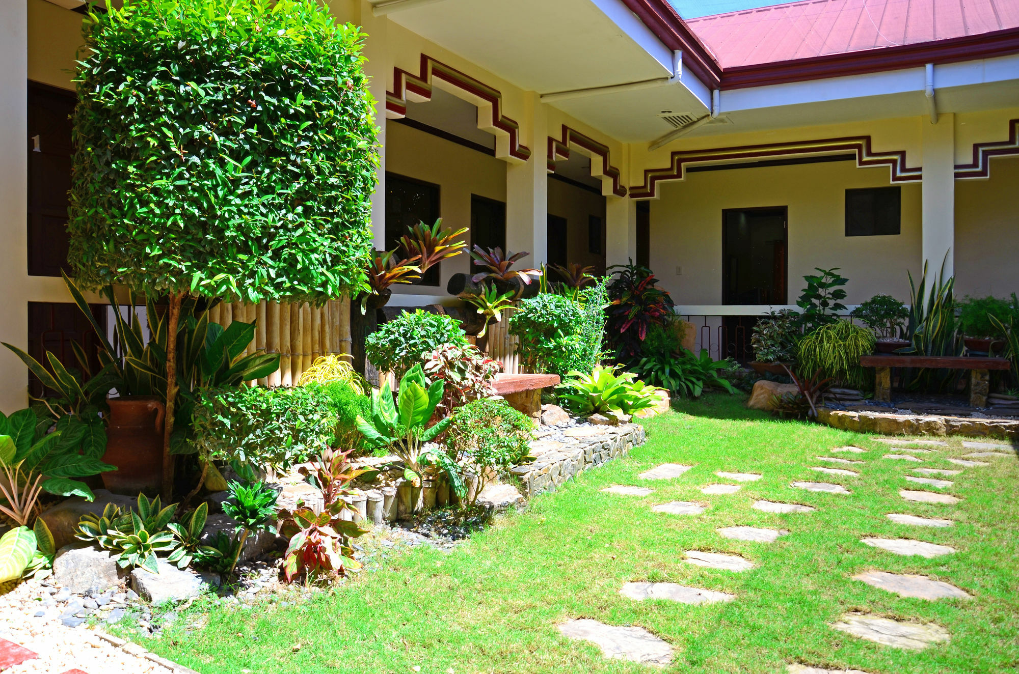 Bed and Breakfast Ysabelle Mansion Puerto Princesa Esterno foto